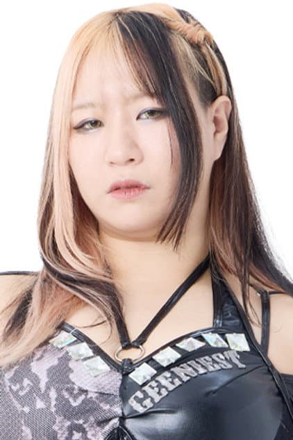 Momo Watanabe